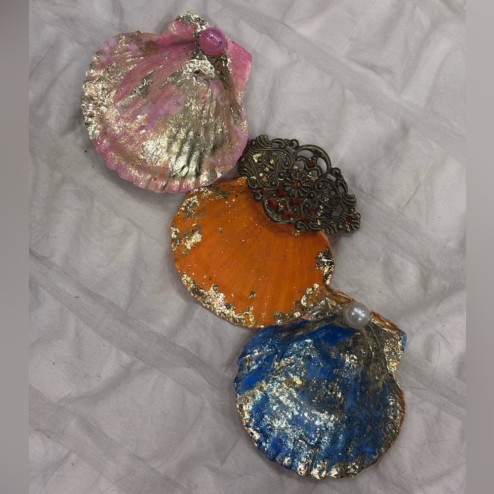 Gilded Coastal Scallop Shell Decor – Set of Three